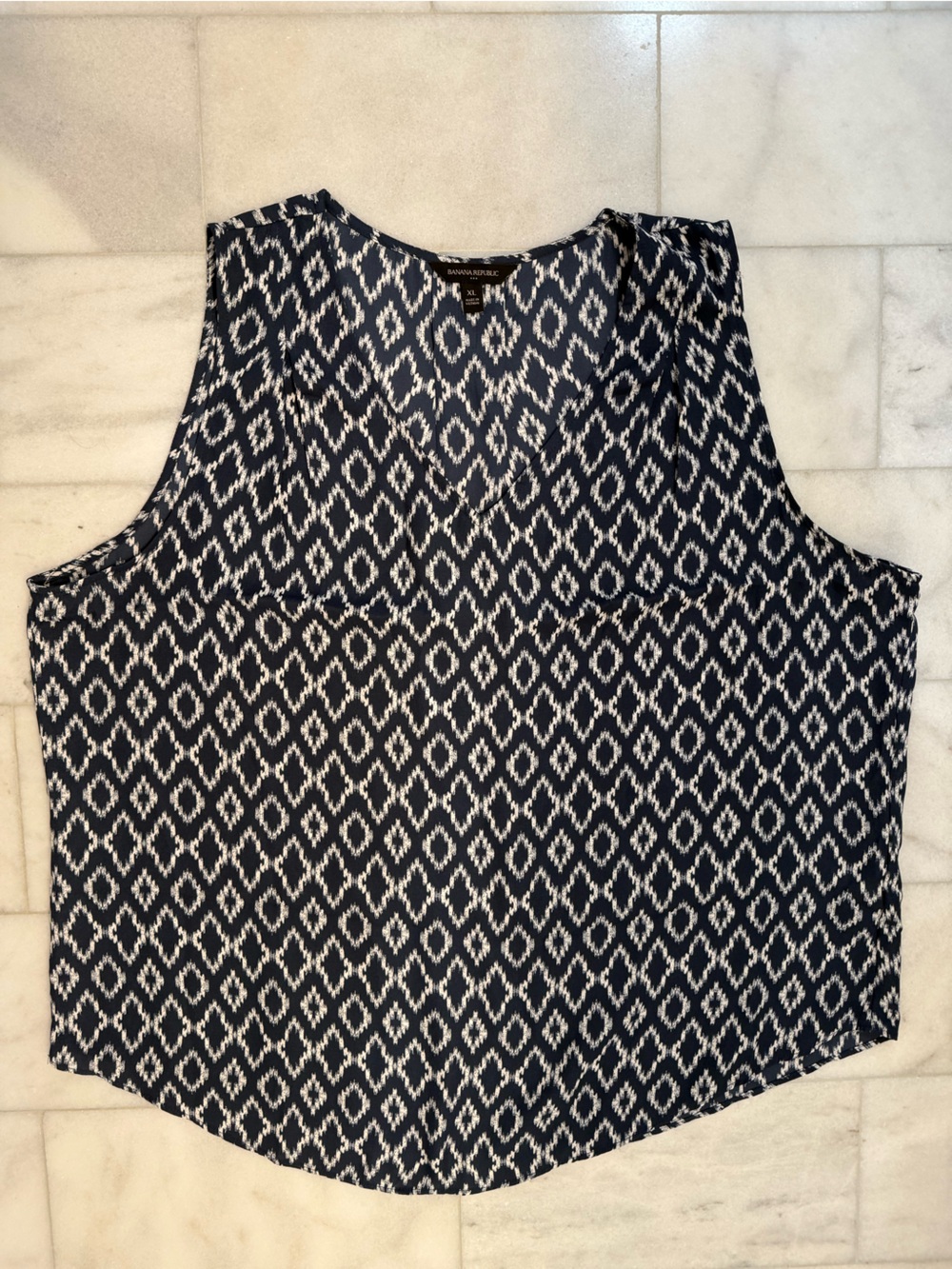 Banana Republic Navy and White Geometric Crop Top
